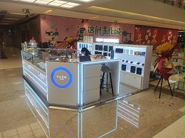 现在店家为何选择展柜定制厂家来制作展示柜