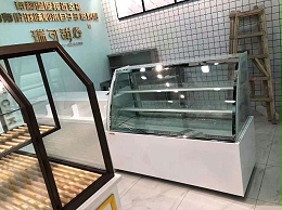 蛋糕展示柜制作和挑选的方法