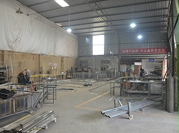 成都展示柜厂家如何来维护客户群体